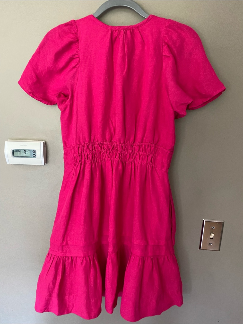 ANTHROPOLOGIE Somerset Linen Blend Bright Fuchsia Puff-Sleeve Tiered Dress Small - Picture 3 of 8